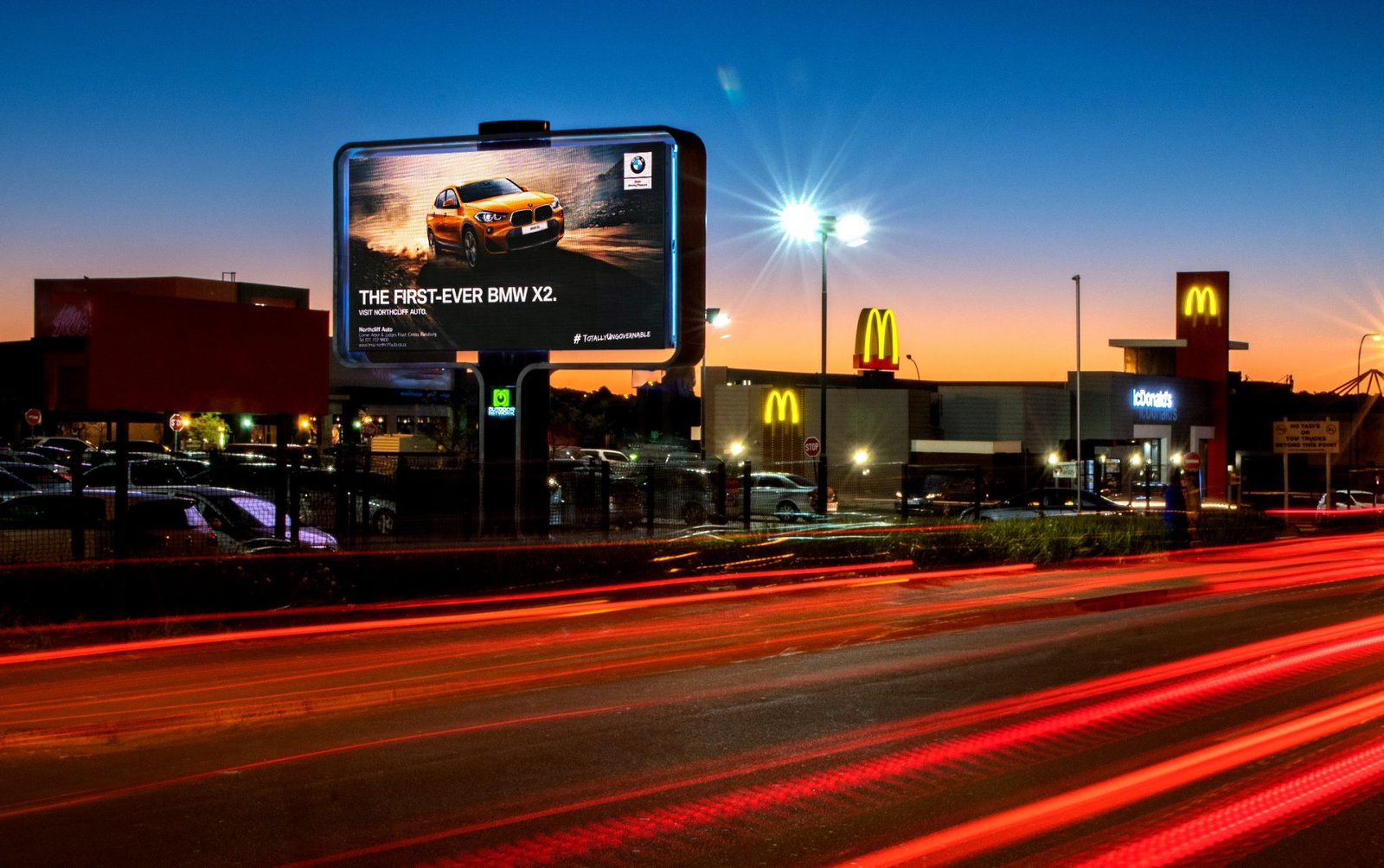 DOOH advertising delivers dynamic, targeted, and interactive content on digital screens in high-traffic locations. DOOH advertising delivers dynamic, targeted, and interactive content on digital screens in high-traffic locations.