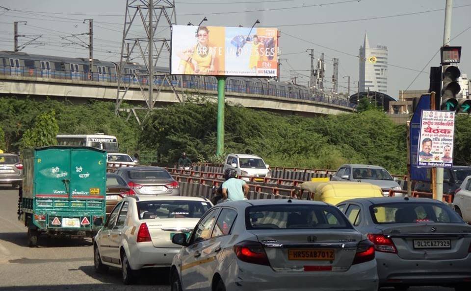 Unipole advertising in vasundara enclave delhi - Delhi