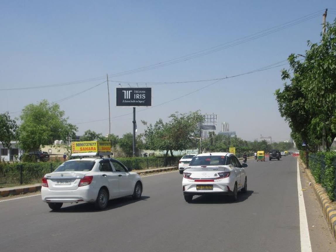 Hoarding Advertising near Worldmark Paras Trinity - Gurugram