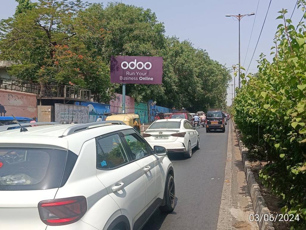 Hoarding Advertising in Omex Mall, Delhi - Delhi