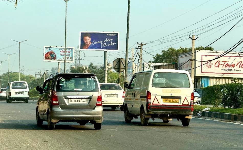 Hoarding Advertising near Suncity Vatsal Valley, Gurugram - Gurugram