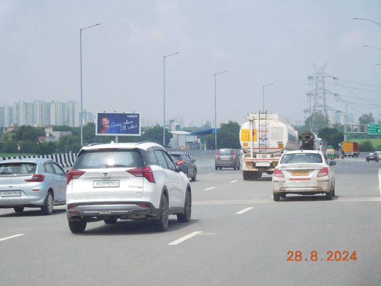 Highway hoarding nr CPR Dwarka Expressway gurugram - Gurugram