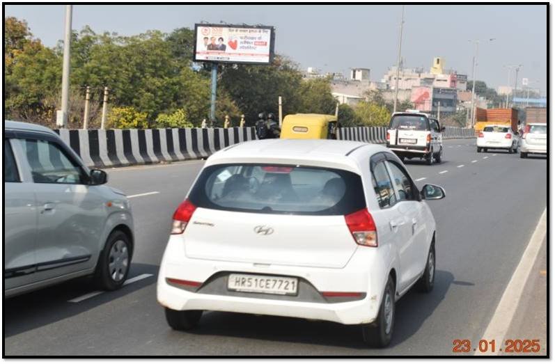 Highway hoarding Ajronda Chowk in Faridabad 608 - Faridabad