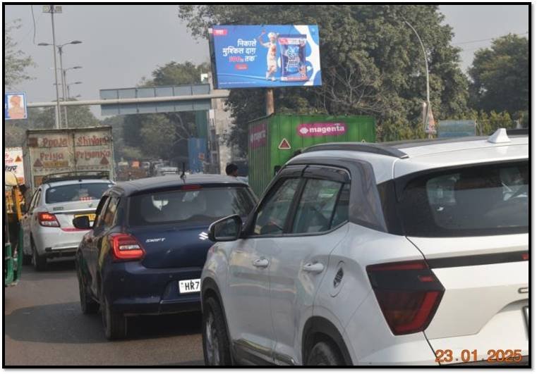 Hoardings at Charmwood Village, Surajkund Delhi faridabad - Faridabad