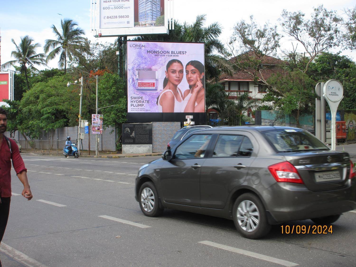 Gantry Hoardings in Bandra Carter Rd Mumbai - Mumbai